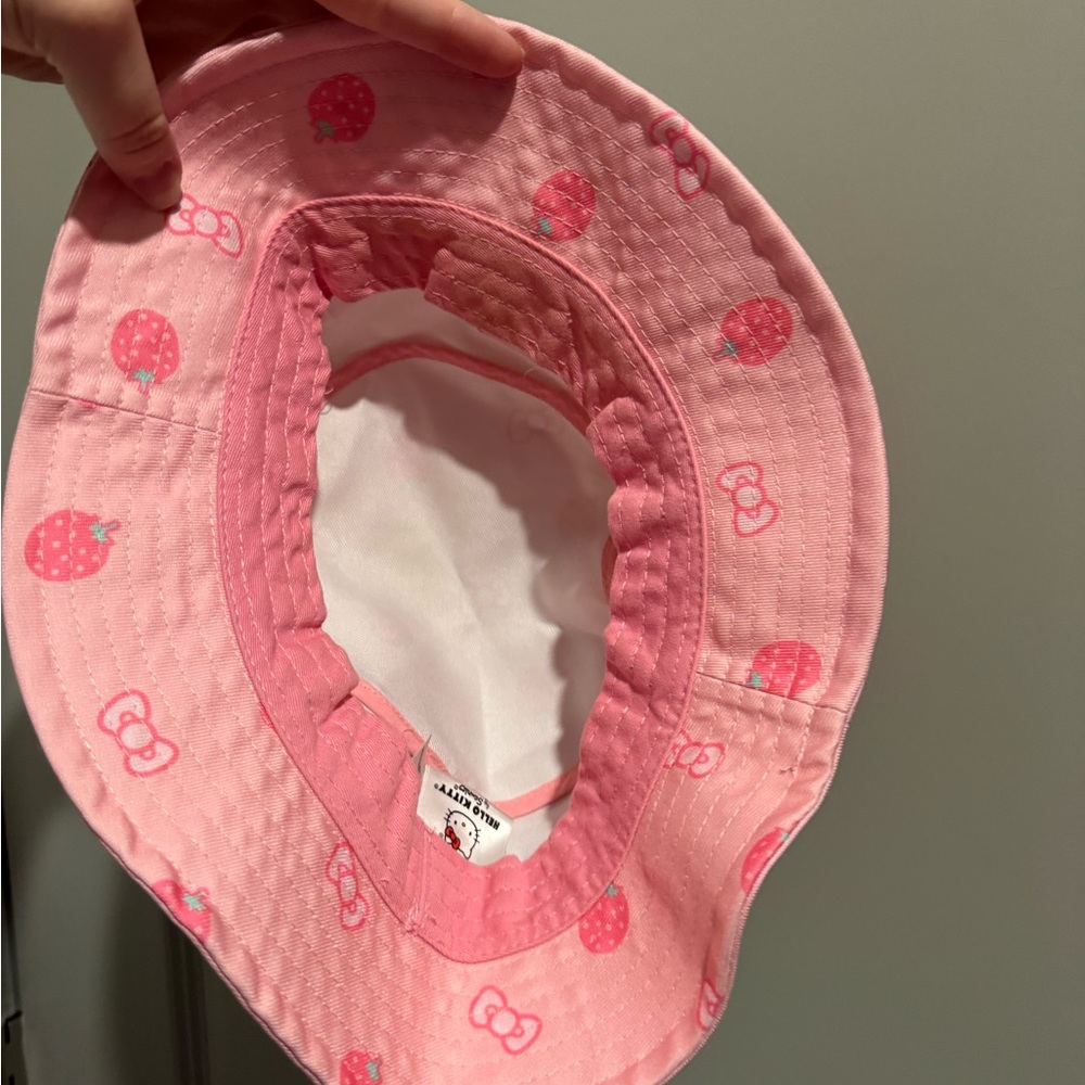 Hello Kitty Bucket Hat - Picture 4 of 4